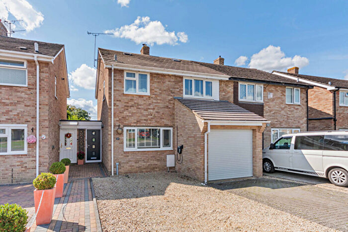 3 Bedroom Semi-Detached House For Sale In Fairfax Road, Chalgrove, Oxford, OX44