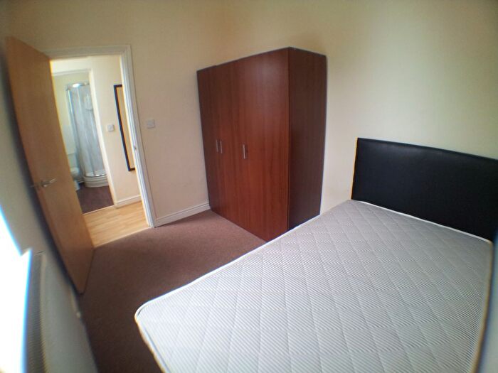 1 Bedroom Flat To Rent In Bed – Wilmslow Road, Withington, M20