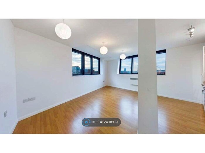 2 Bedroom Flat To Rent In Mann Island, Liverpool, L3