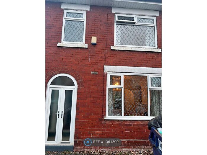 3 Bedroom Semi-Detached House To Rent In Queensmead Road, Stoke-On-Trent, ST3