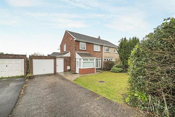 3 Bedroom Semi Detached House For Sale In Gwerneinon Road, Derwen Fawr, Sketty, Swansea, SA2