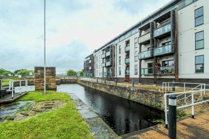 2 Bedroom Flat To Rent In Navigation Walk, Wakefield, WF1
