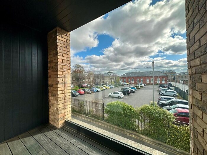 2 Bedroom Retirement Property For Sale In Fountain Way, Salisbury, Wiltshire, SP2