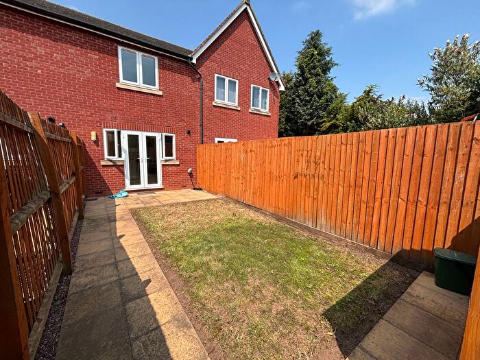 2 Bedroom Property To Rent In St. Pauls Mews, Burton-On-Trent, DE14