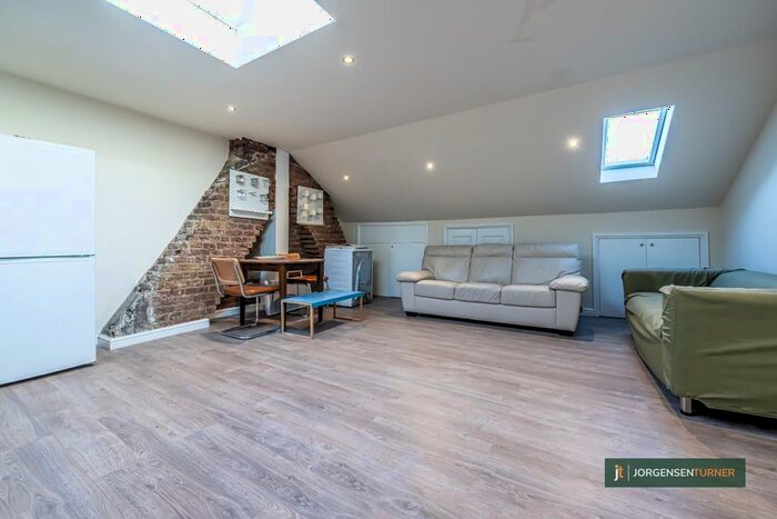 1 Bedroom Flat To Rent In Pennard Road, London, W12