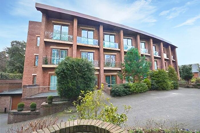 3 Bedroom Flat For Sale In Yew Tree Road, Allerton, L18