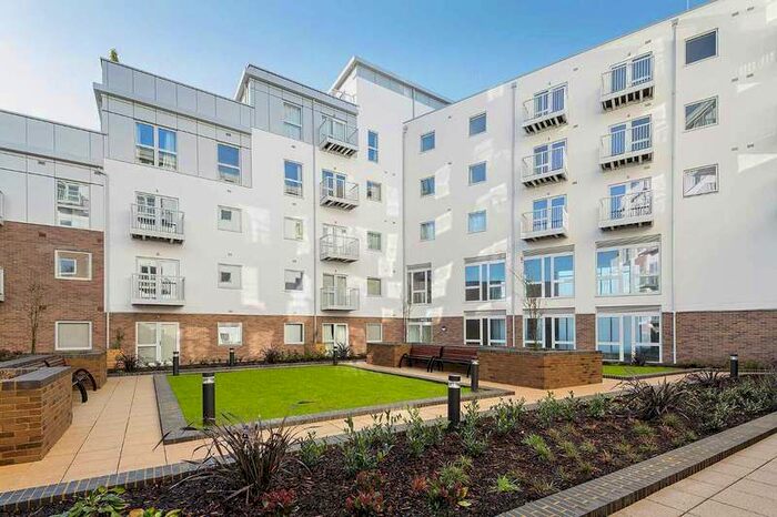 2 Bedroom Flat To Rent In Station View, Guildford, GU1