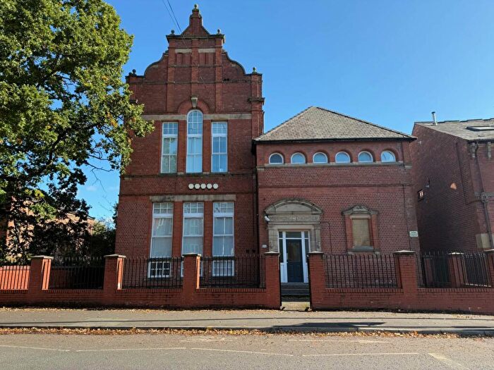 4 Bedroom Flat To Rent In Wilmslow Road, Withington, M20