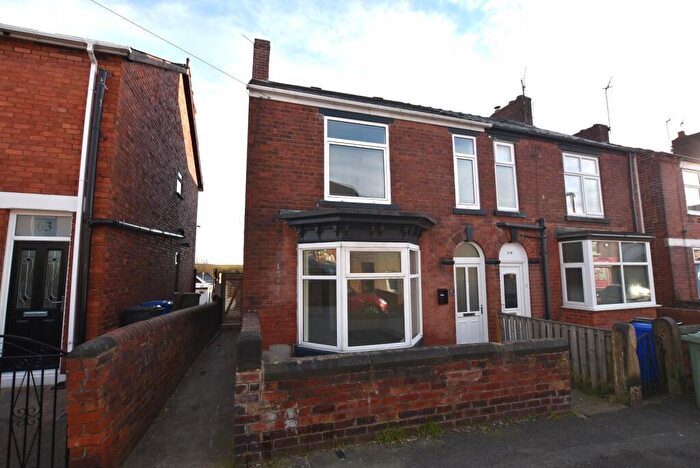 3 Bedroom Semi-Detached House To Rent In Wellington Street, New Whittington, Chesterfield, S43