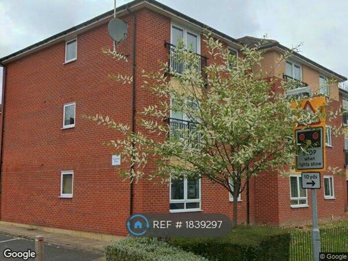 2 Bedroom Flat To Rent In Colbrook Place, Nottingham, NG4