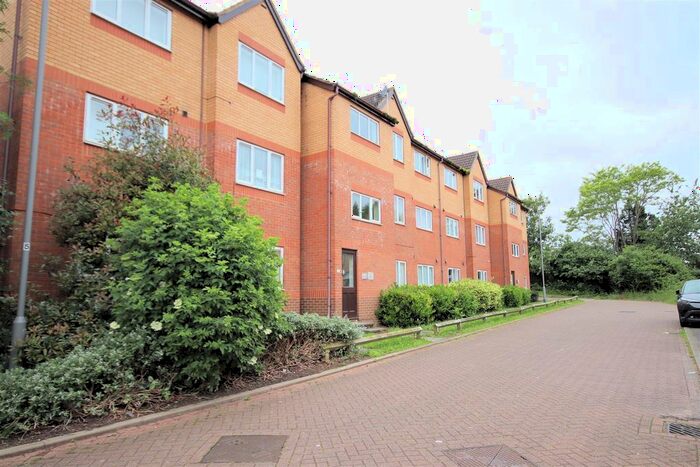 1 Bedroom Flat To Rent In Simpson Close, Leagrave, Luton, LU4