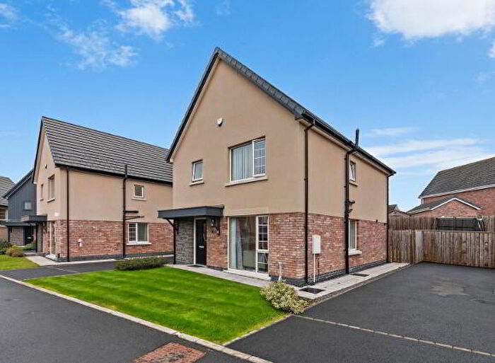 3 Bedroom Detached House For Sale In Woodbrook Grove, Lisburn, BT28