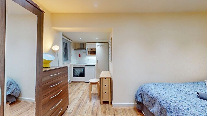 Studio To Rent In London, NW10