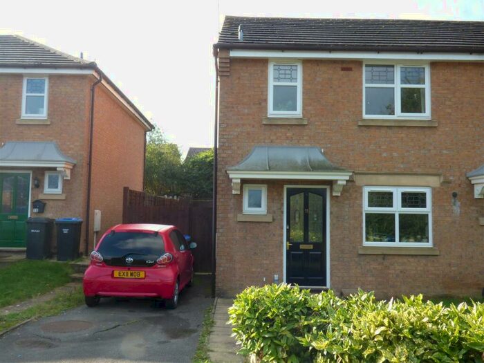 3 Bedroom Semi-Detached House To Rent In Petworth Drive, Market Harborough, LE16