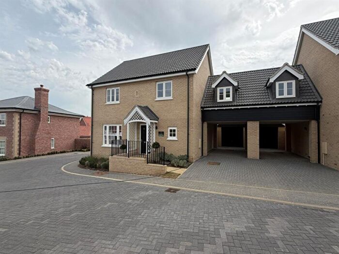 4 Bedroom Link Detached House For Sale In Ethelwold Drive, Wickham Market, Woodbridge, IP13