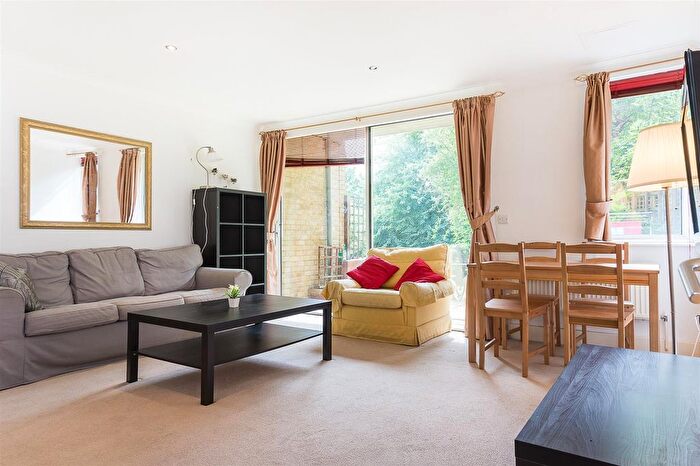 1 Bedroom Flat To Rent In North Bank, London, NW8