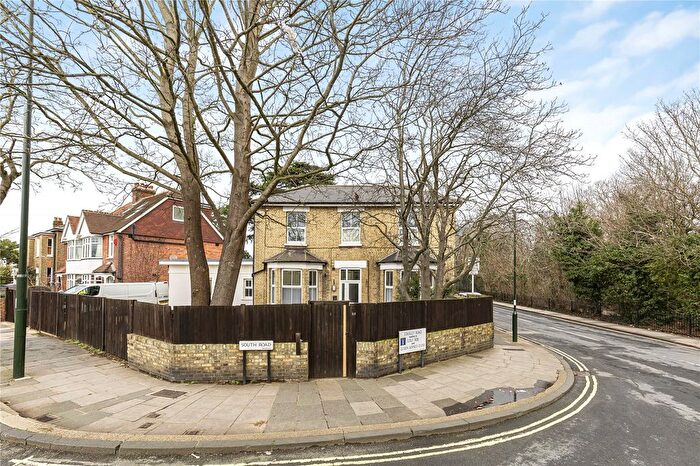 1 Bedroom Flat To Rent In South Road, Twickenham, TW2