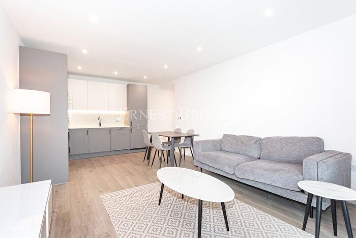 2 Bedroom Flat To Rent In Willowbrook House, Coster Avenue, London, N4