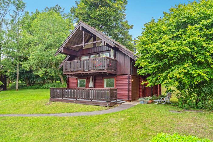 2 Bedroom Detached House For Sale In Harleyford, SL7