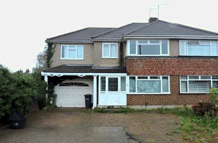 4 Bedroom End Terrace House To Rent In Whittingstall Road, Hoddesdon, EN11