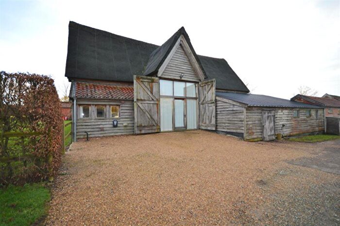 4 Bedroom Barn Conversion To Rent In Bramfield, IP19
