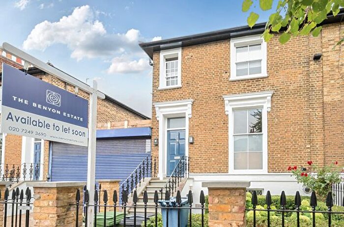 1 Bedroom Maisonette To Rent In Southgate Road, London, N1