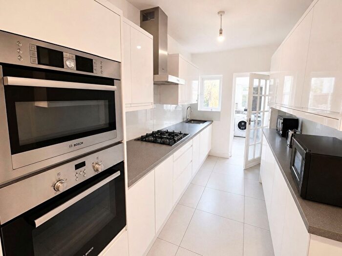 3 Bedroom Property To Rent In Mayesbrook Road, Dagenham, RM8