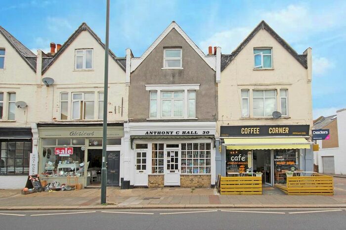 2 Bedroom Flat To Rent In Staines Road, Twickenham, TW2
