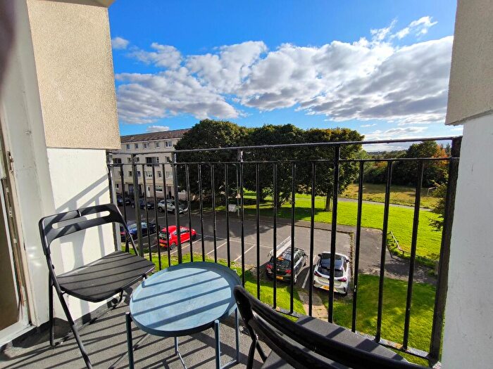 3 Bedroom Flat To Rent In Melvaig Place, Maryhill, Glasgow, G20