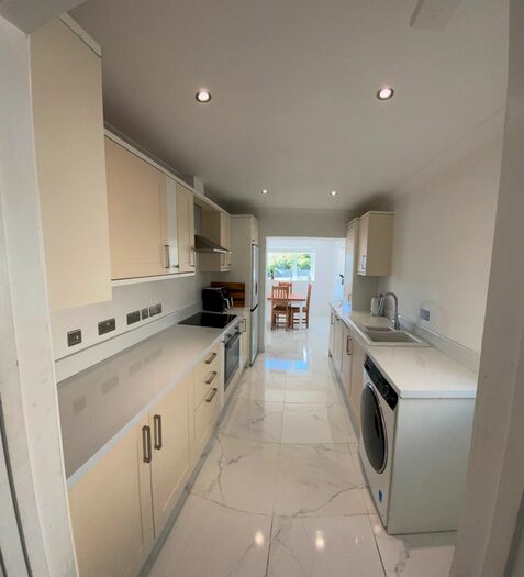 3 Bedroom Property To Rent In Alltiago Road, Pontarddulais, Swansea, SA4