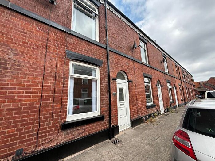 2 Bedroom Property To Rent In William Street, Radcliffe, Manchester, M26