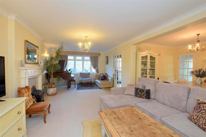 4 Bedroom Detached House To Rent In High View, Cheam, Sutton SM2