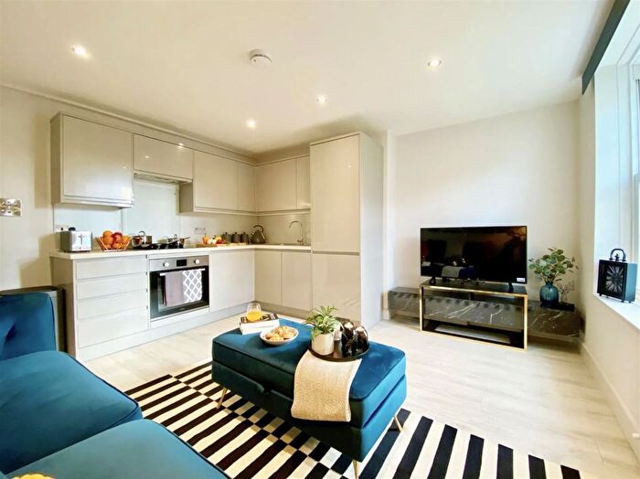 2 Bedroom Flat For Sale In George Row, London, SE16