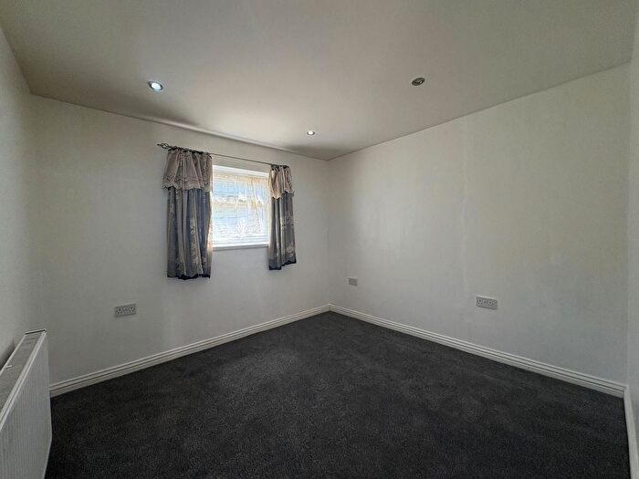 1 Bedroom Flat To Rent In Queens Road, Southall, UB2