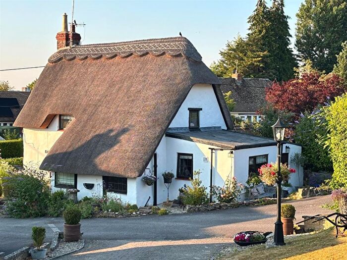 3 Bedroom Cottage For Sale In Greens Lane, Wroughton, Swindon, SN4