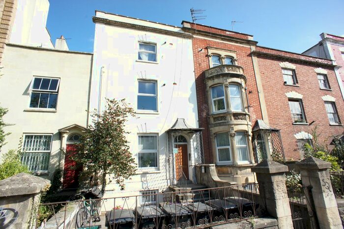 1 Bedroom Flat To Rent In Cheltenham Road, Montpelier, Bristol, BS6