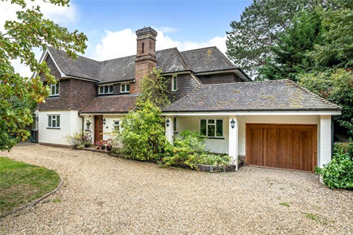 5 Bedroom Detached House For Sale In Green Lane Close, Harpenden, AL5