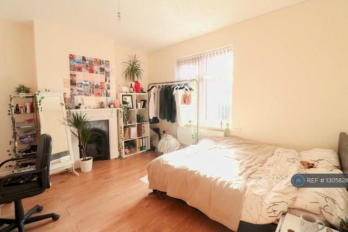 4 Bedroom Terraced House To Rent In Wordsworth Road, Leicester, LE2