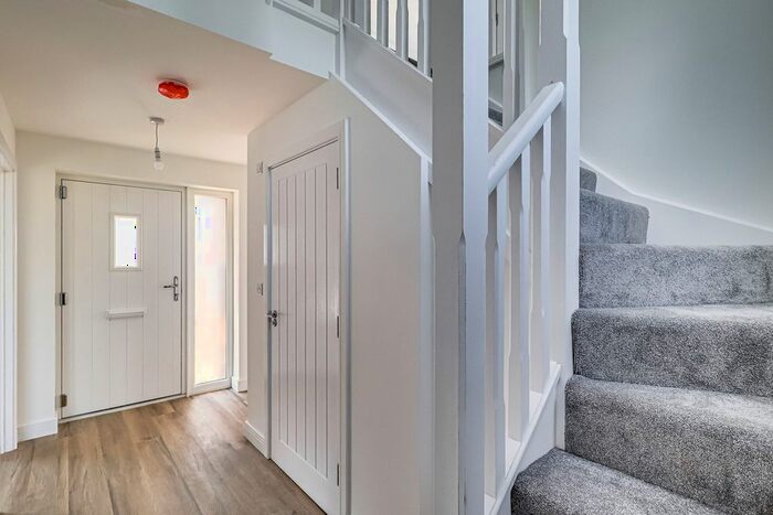 3 Bedroom Terraced House For Sale In Alexandra Road, Southend-On-Sea, SS3