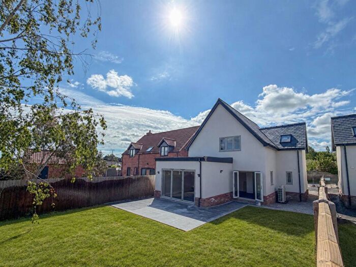 3 Bedroom Semi-Detached House To Rent In Ashburton Road, Ickburgh, IP26