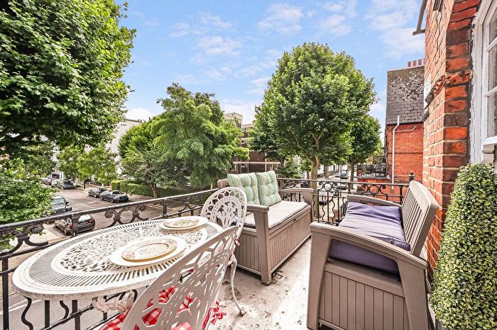 2 Bedroom Flat To Rent In Vereker Road, London, W14