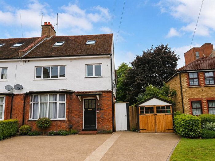 2 Bedroom Flat To Rent In Monmouth Road, Watford, WD17