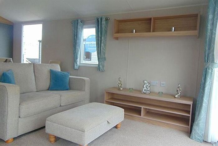 2 Bedroom Mobile/park Home For Sale In Kinmel Bay, LL18