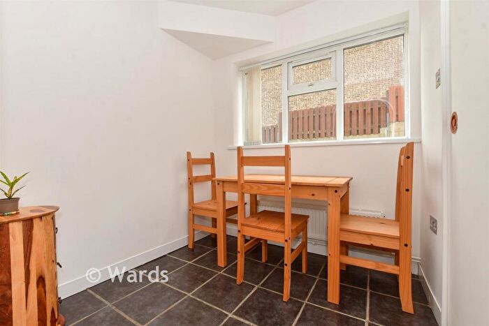 2 Bedroom End Of Terrace House For Sale In Anselm Road, Dover, Kent, CT17