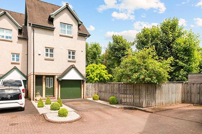 3 Bedroom Town House For Sale In Suttie Way, Bridge Of Allan, FK9