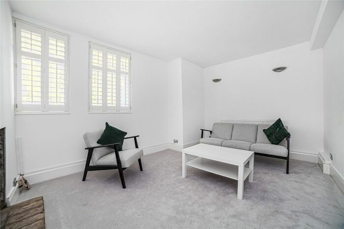 1 Bedroom Flat To Rent In Burlington Court, Chiswick, London, W4