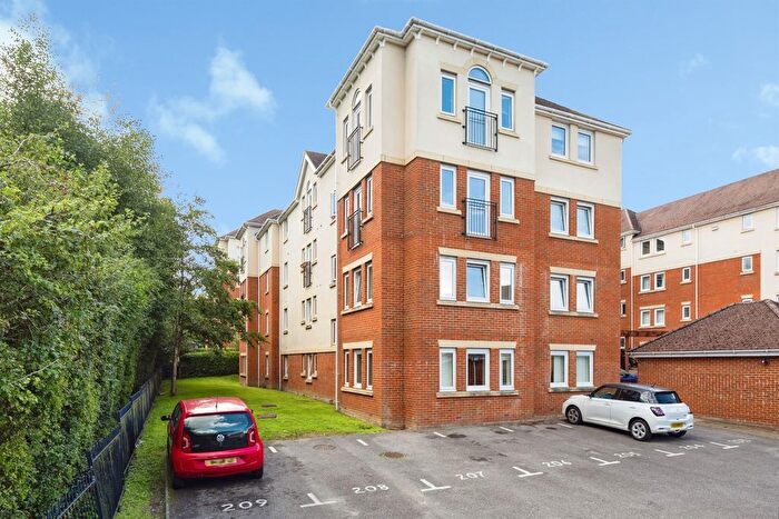 2 Bedroom Flat For Sale In Queripel Close, Tunbridge Wells, TN2