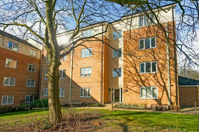 2 Bedroom Flat To Rent In Holly Way, Leeds, LS14