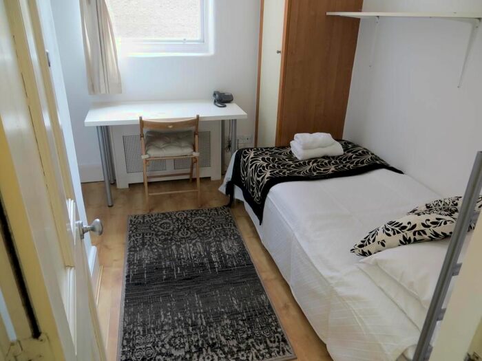 Studio To Rent In Fulham Palace Road, Hammersmith, London, W6