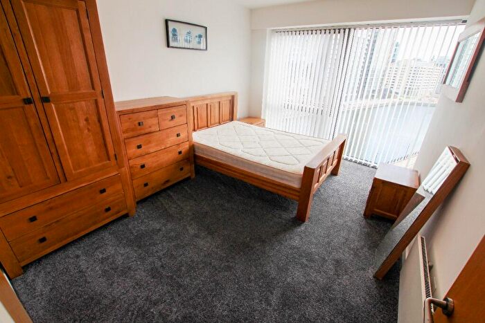 2 Bedroom Flat To Rent In Alexandra Tower, Princes Parade, L3